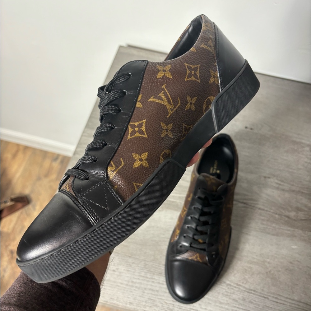 Louis Vuitton Luxembourg Men’s size 9.5 Monogram Black and Brown Sneakers
